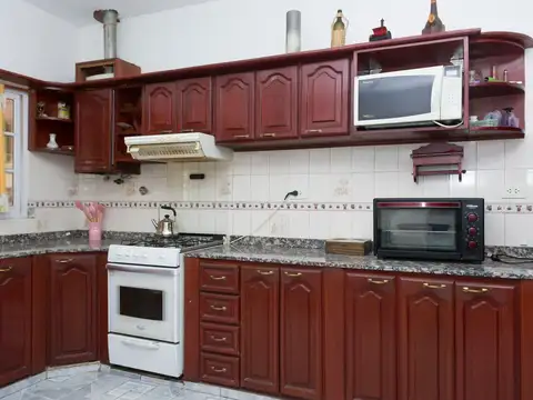 Casa en Venta con 3 cocheras