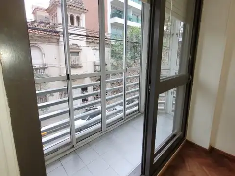 Paraguay 100, Piso 2°