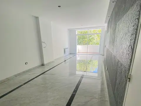 53 entre 10 y 11 700, Piso 3