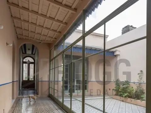 Extraordinaria casa antigua en casco histórico