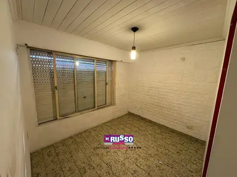 Casa en Alquiler con 1 cochera