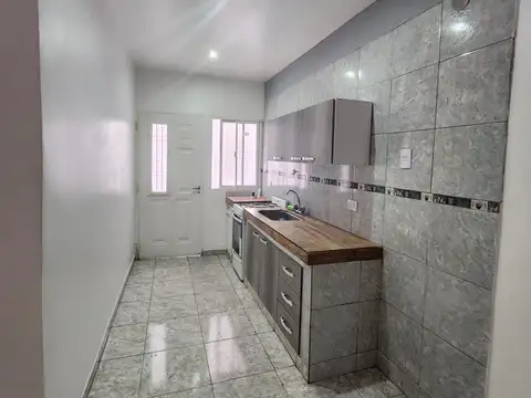 Casa en Alquiler en Villa Real, $ 2.000.000