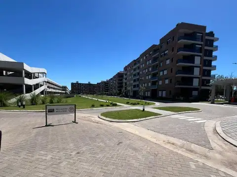 Av Miglierini 800, Piso 05