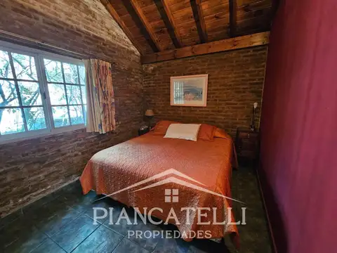 Casa en Alquiler con 1 cochera