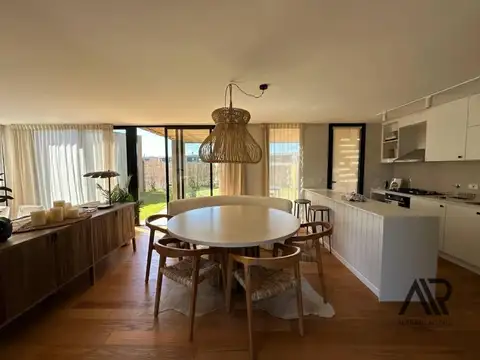 Casa en Alquiler de 3 dormitorios