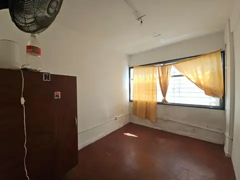 Oficina Monoambiente con 4 baños