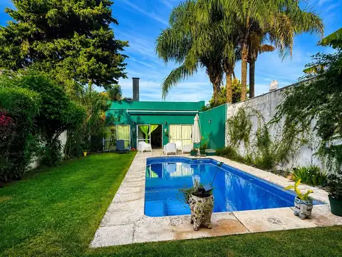 Venta casa  8,66 x 43 m piscina 335 m2 cub Olivos Golf
