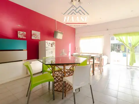Casa 5 ambientes con 4 baños