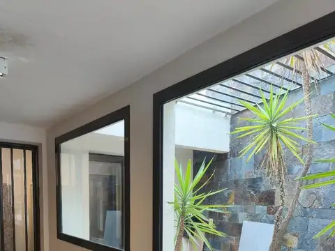 Oficina sobre Av Valparaiso - 60m² en planta baja
