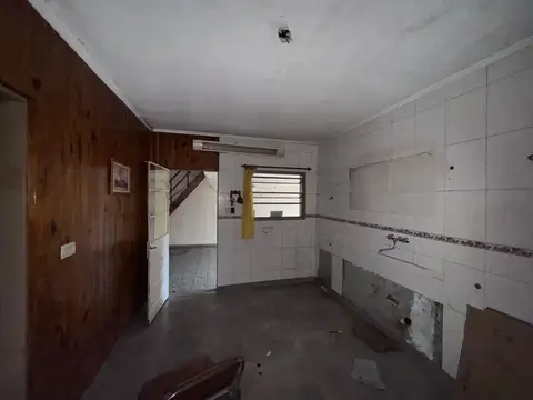 Casa 4 ambientes con 1 baño
