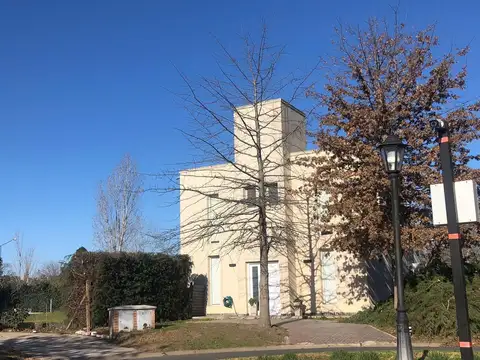 Casa en Venta en Pilar del Este - Santa Guadalupe, USD 180.000