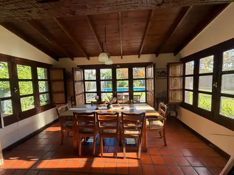 Casa 5 ambientes con 3 baños