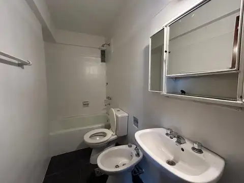 Departamento en Alquiler en Balvanera, $ 900.000