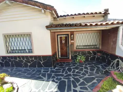 Casa en Venta en Castelar Sur, USD 95.000