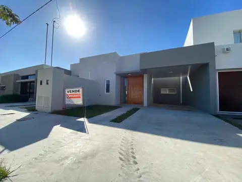 Casa - Barrio El Bosque