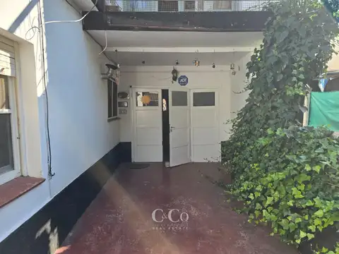 Casa 6 ambientes con 2 baños