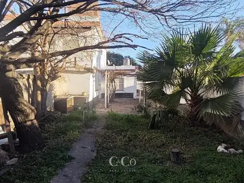 Casa 6 ambientes con 2 baños