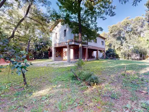 Casa en venta 3 dormitorios en excelente zona en City Bell