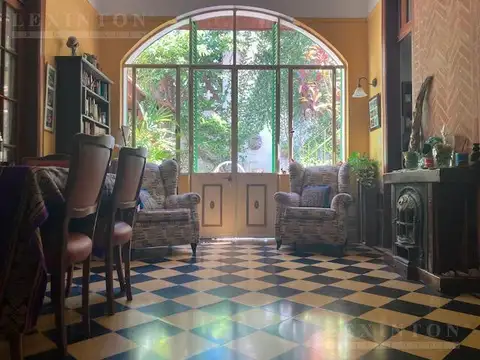 Casa 5 ambientes con 3 baños