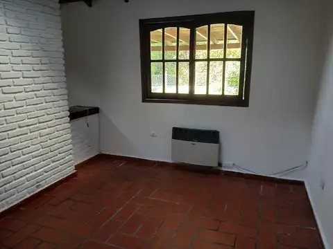 Casa en Alquiler con 1 cochera