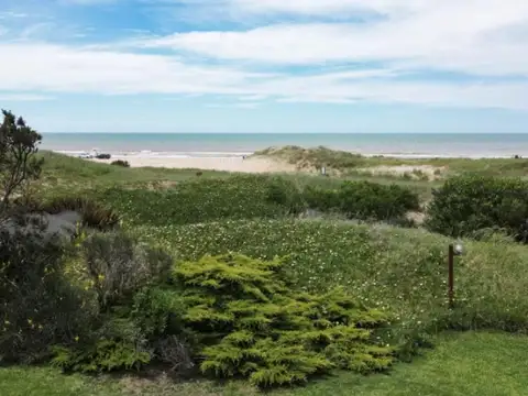 Casa en Alquiler Temporal con 2 cocheras