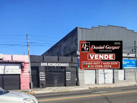 VENTA – LOCAL / DEPÓSITO COMERCIAL SOBRE AVENIDA