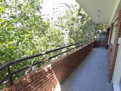 HERMOSO 4 AMB BALCON CORRIDO CON COCHERA EN PALERMO