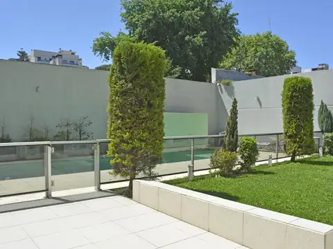 Departamento 4 ambientes, dependencia , balcon con parrilla, cochera y baulera - Flores