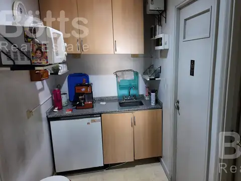 OPORTUNIDAD OFICINA, EN PLANO CORAZON DEL CENTRO PORTEÑO