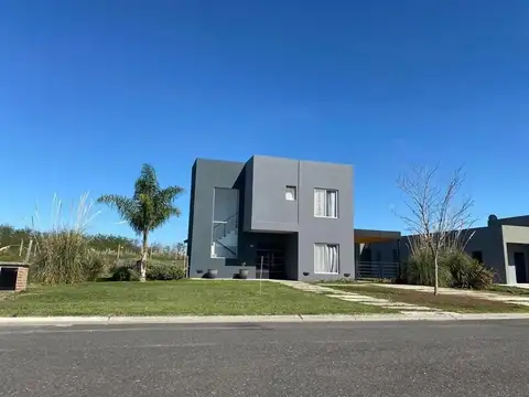 Casa en Venta en San Sebastián, USD 188.000
