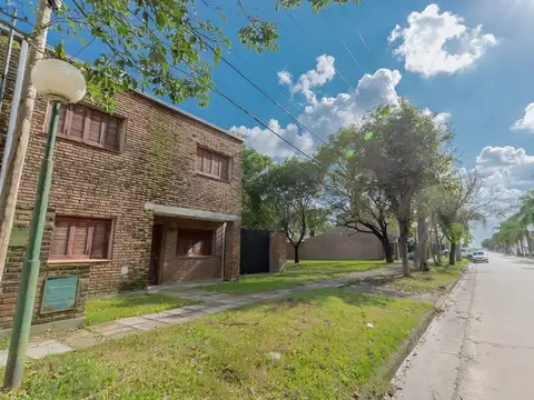 CASA EN VENTA - BARRIO JUDICIALES