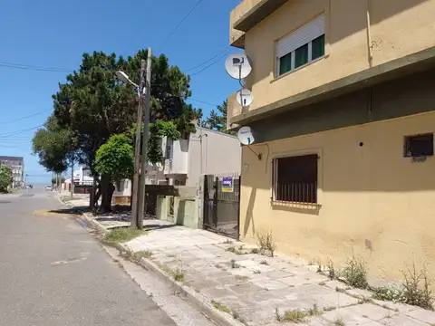 49 REF (120490) 100, Piso PB