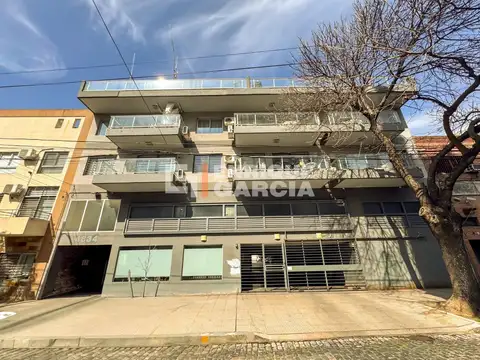 ALQUILER AMPLIO MONOAMBIENTE DIVISIBLE CON BALCÓN