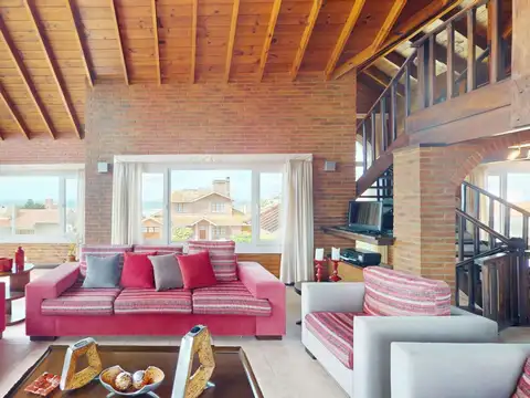 Casa 7 ambientes con 7 baños