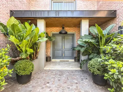 Casa en Las Lomas de San Isidro, luminosa, jardin con parrilla y pileta, 5 dormitorios