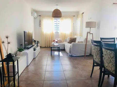 Depto Tipo Casa en Alquiler de 3 ambientes