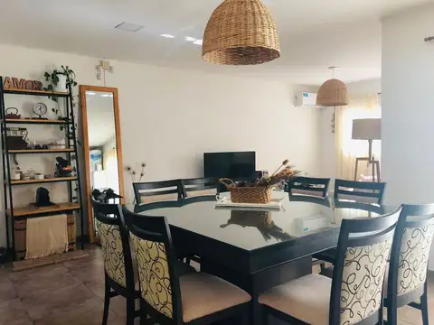 Depto Tipo Casa en Alquiler con 1 cocheras