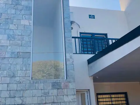 Depto Tipo Casa en Alquiler de 2 dormitorios