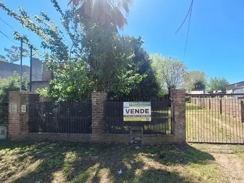 Gran lote con pequeña construcción