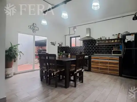 Venta PH 4 ambientes con patio en Wilde