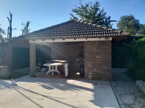 Espectacular Quinta en Barrio Carlos Pellegrini