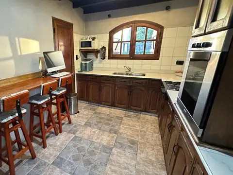 CASA 5 AMB VENTA QUILMES OESTE COCHERA Y PILETA