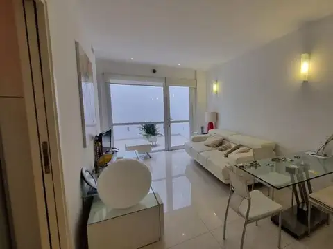 Casa 9 ambientes con 6 baños