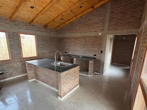 CASA EN POTRERO DE GARAY CON ESCRITURA