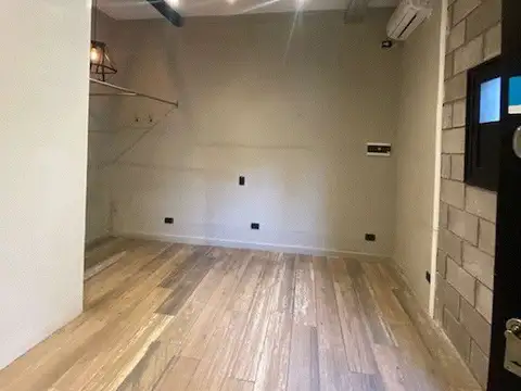 Oficina en Alquiler en Barrio Malvinas, $ 400.000
