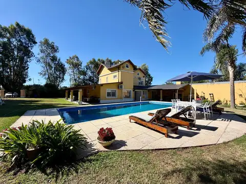 Casa en venta en Loma Verde   -   ID 5967