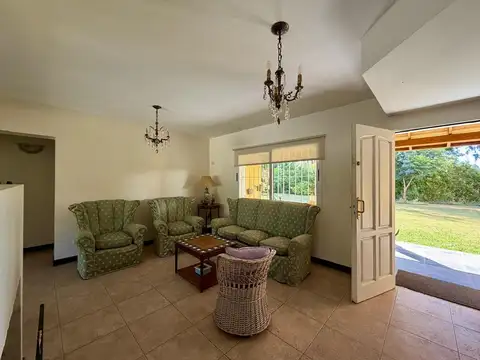 Casa 5 ambientes con 3 baños