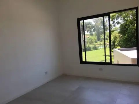Casa en Venta Barrio San Matias, Zona 2. Lote interno.