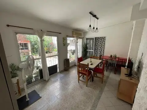 CASA 3 Amb  con cochera patio y terraza