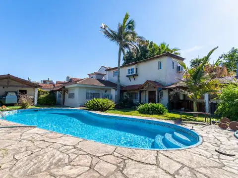 VENTA Casa 6 Amb. Con Piscina y Quincho en PALOMAR